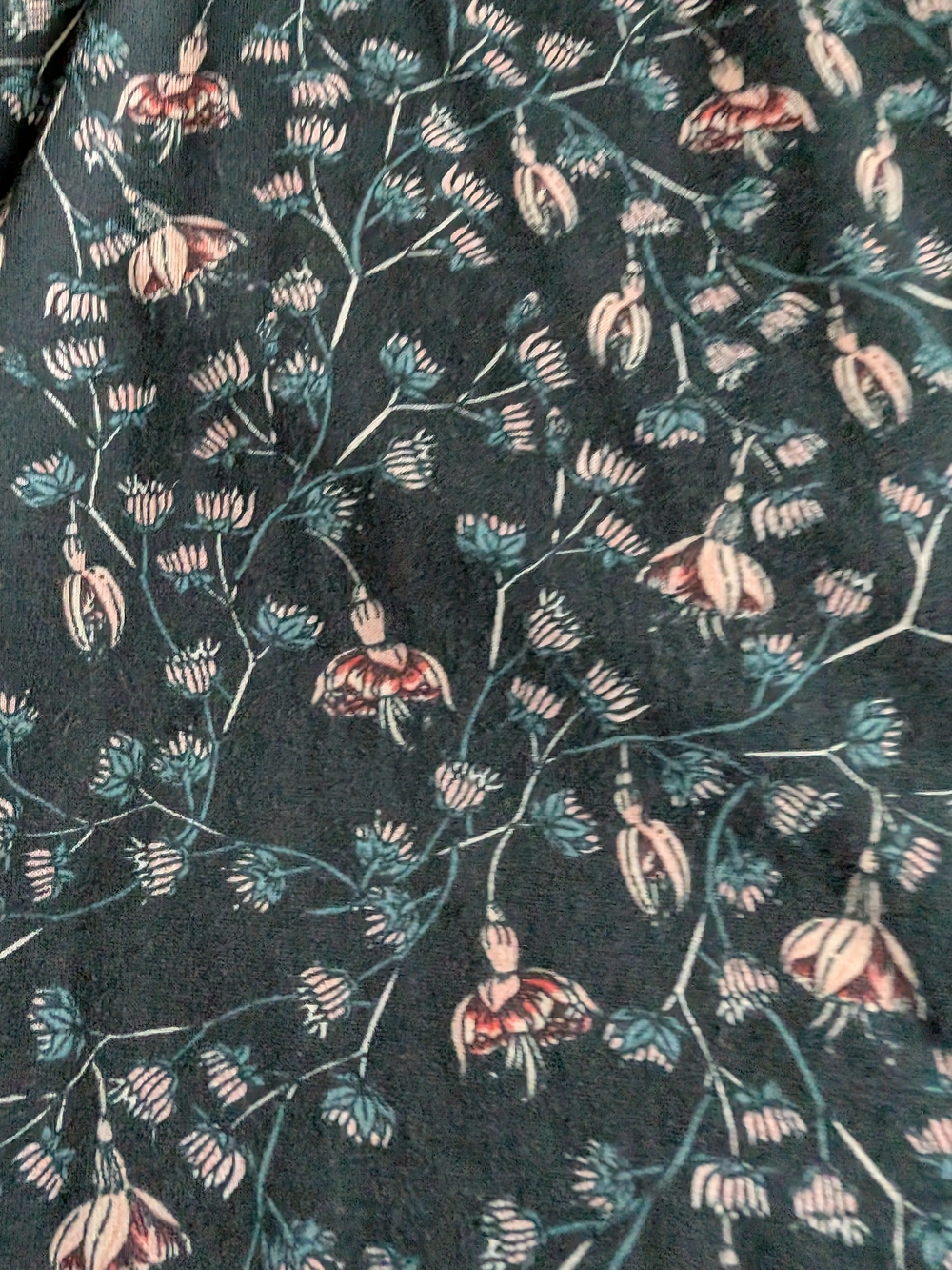 🌼B2G1🌼 H&M Forest Green Floral V-Neck Henley Blouse - Picture 2 of 6